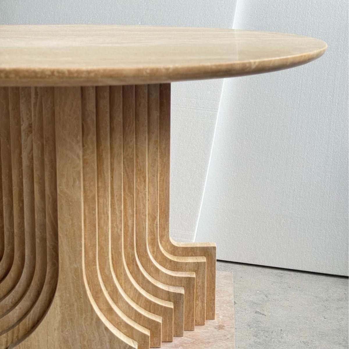 Bàn Ăn Travertine Oval Cao Cấp Cho Phòng Khách Nhỏ - Daisan Store