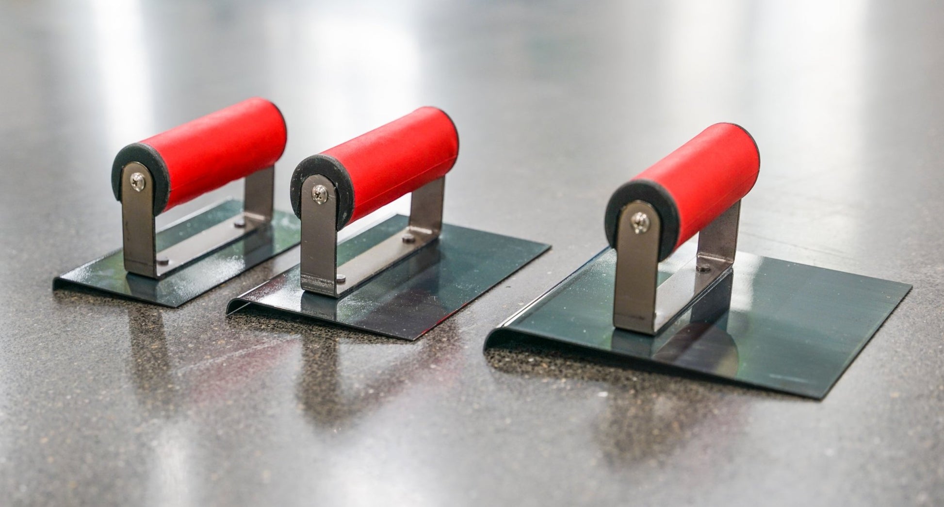 Bay mới Cào xi măng thép xanh - Daisan Store