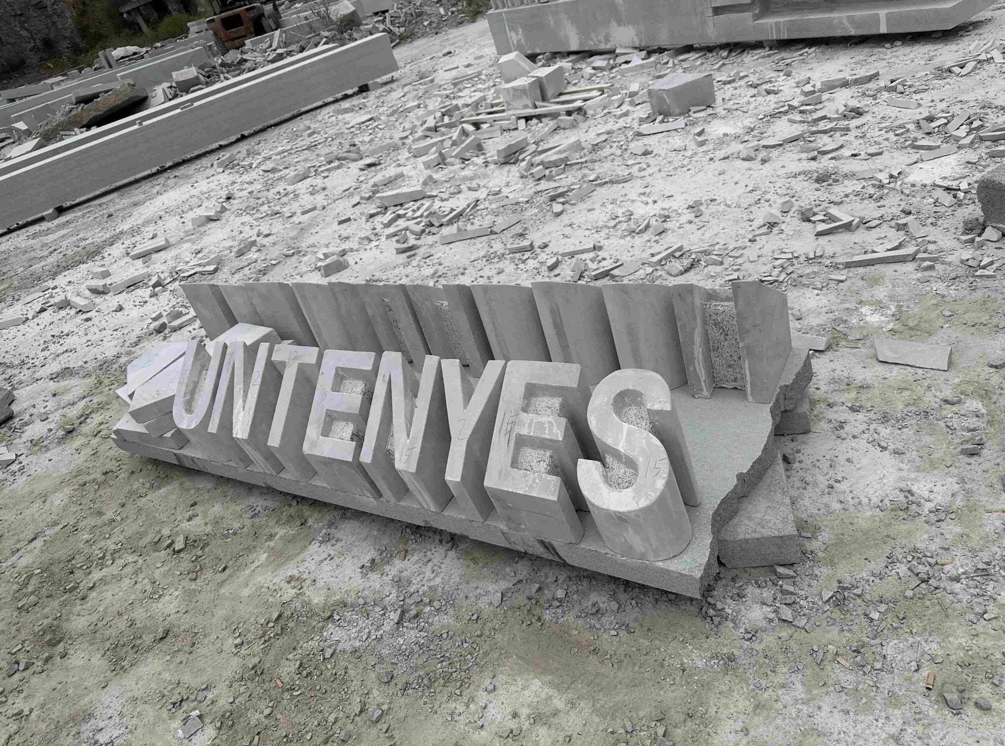 Biển quảng cáo ngoài trời đá granite 3D tùy chỉnh, thân thiện với môi trường, bền vững. - Daisan Store