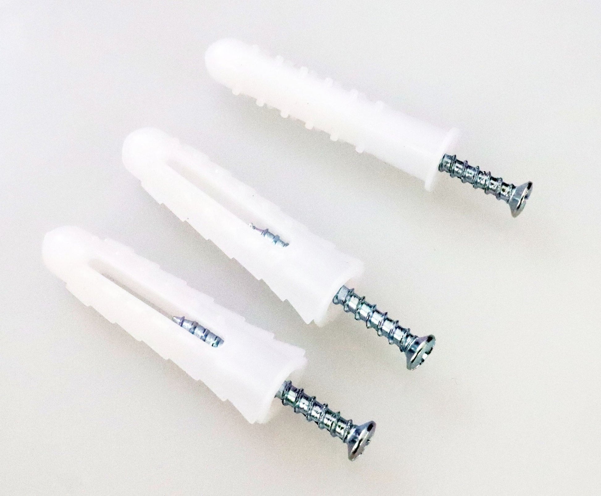 Bu lông nở nhựa nylon chất lượng cao, sản xuất tại Trung Quốc, dùng cho tường thạch cao - Daisan Store