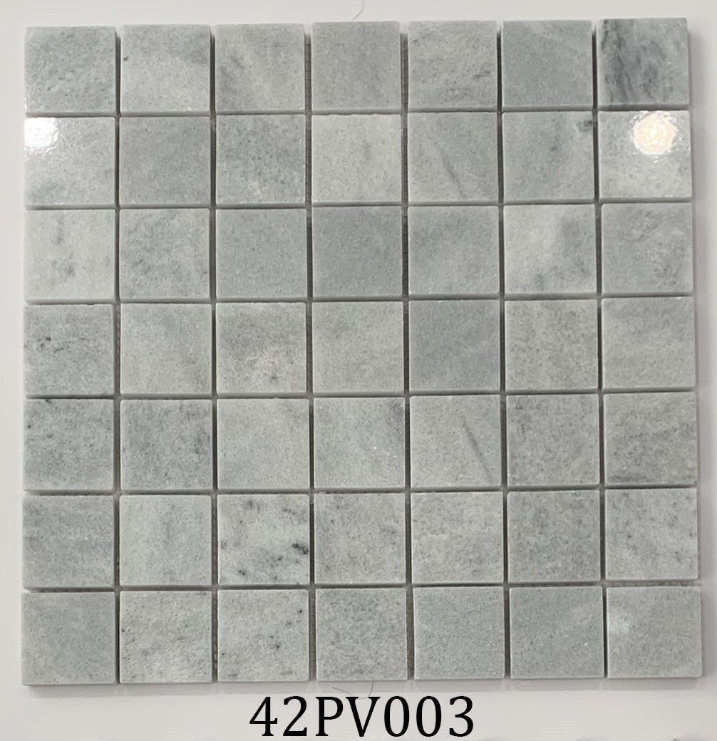 Gạch mosaic đá tự nhiên xám KT chíp 42x42 mm, KT vỉ 300x300 mm mã 42PV003