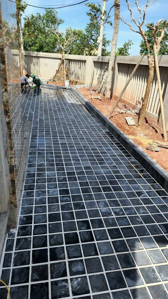 Đá Cubic Đen Mài 10×10 Lát Sân: Vẻ Đẹp Sang Trọng, Bền Bỉ Cho Không Gian Ngoại Thất - Daisan Store