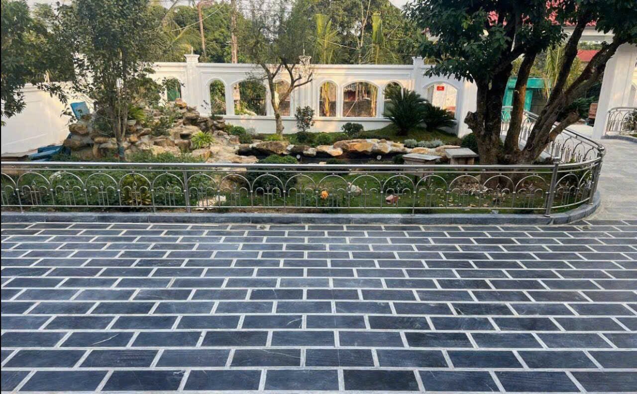 Đá đen mài cà viền lát sân chống trơn - Daisan Store