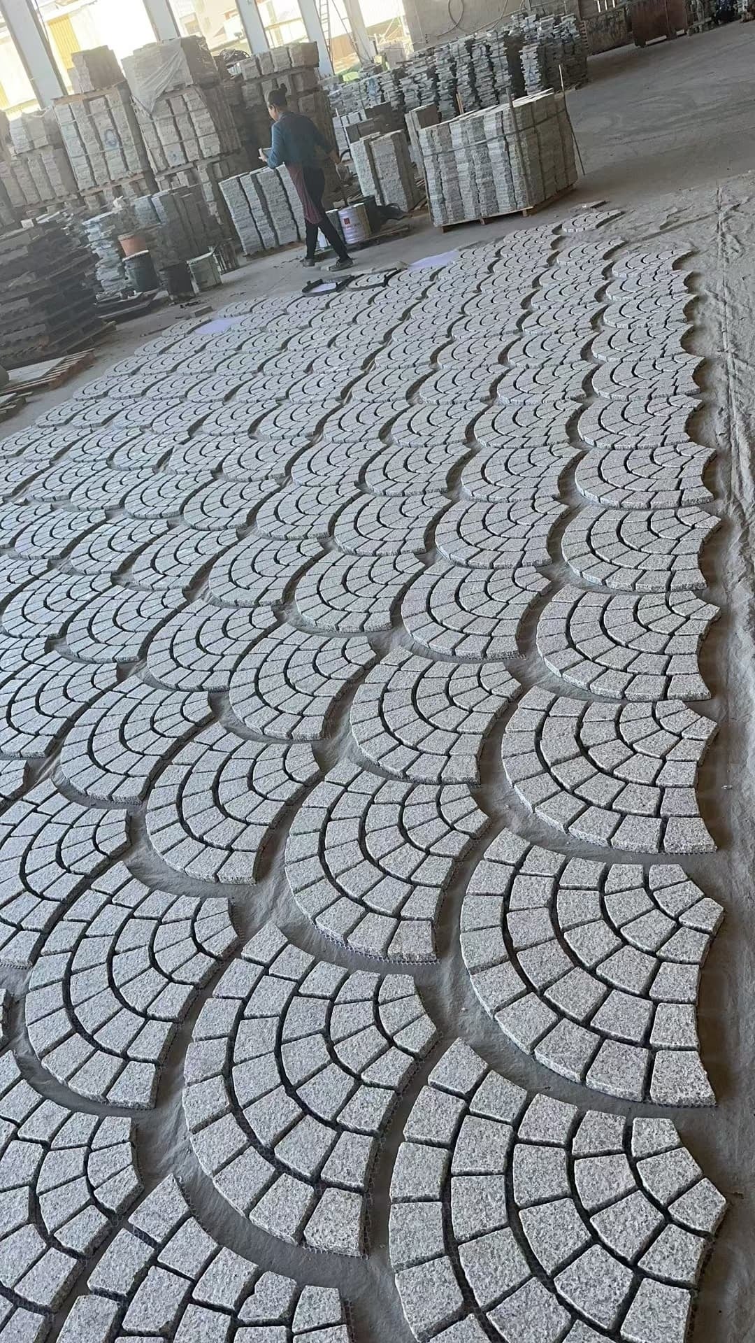 Đá lát hình quạt granite cao cấp màu xám nhạt - Daisan Store