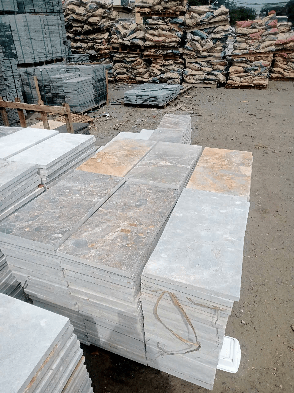 Đá mài bóng vàng bông 30x60x1,8 - Daisan Store