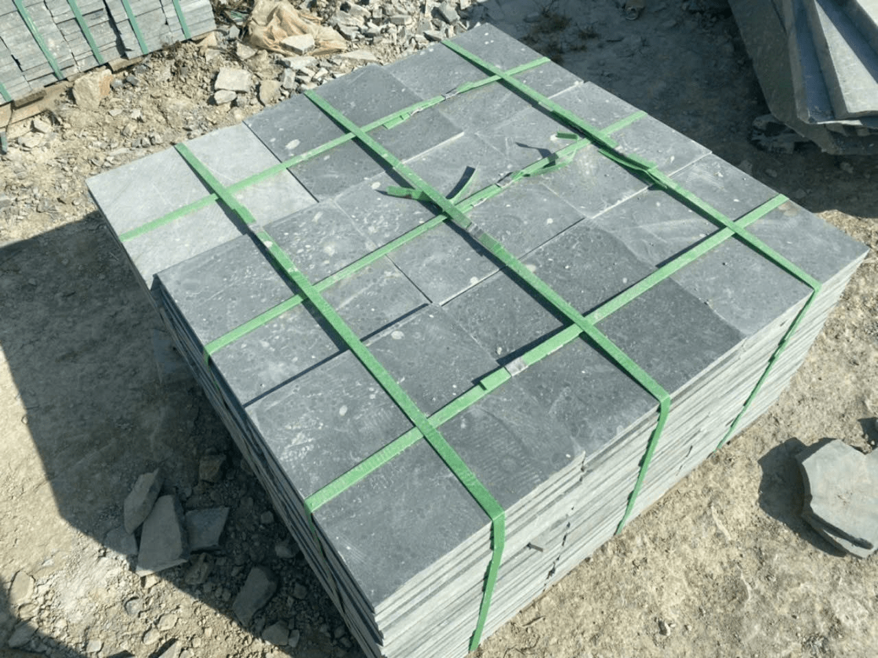 Đá mài xanh 30x30x1,8 - Daisan Store