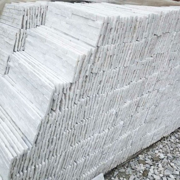 Đá ốp tường ngoại thất màu trắng Culture Stacked Strip - Daisan Store