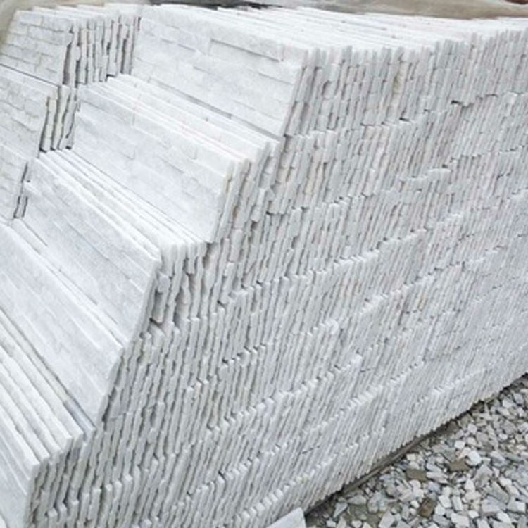 Đá ốp tường ngoại thất màu trắng Culture Stacked Strip - Daisan Store