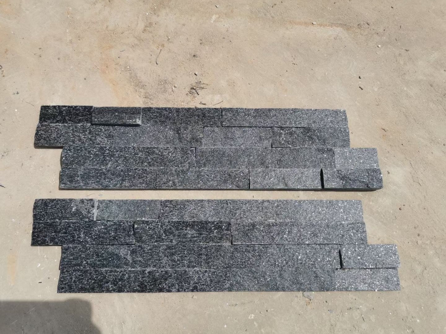 Đá ốp tường vân gỗ đen tự nhiên Trung Quốc - Daisan Store