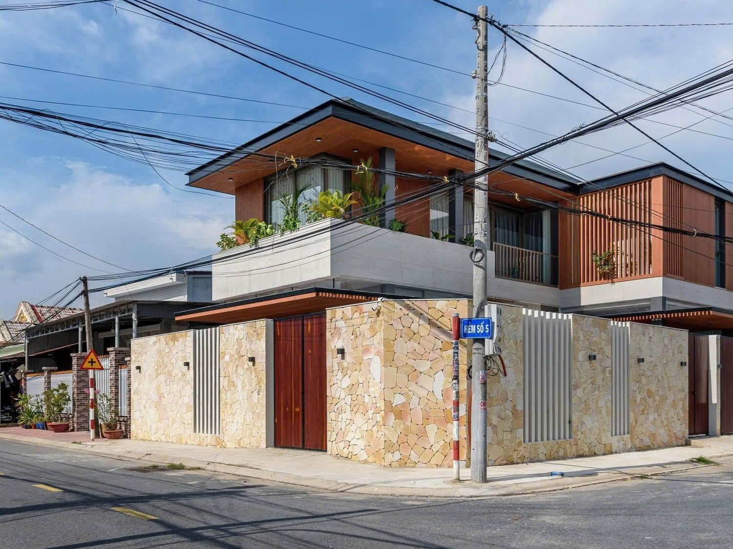 Đá rối vàng quay ốp tường cổ điển - Daisan Store