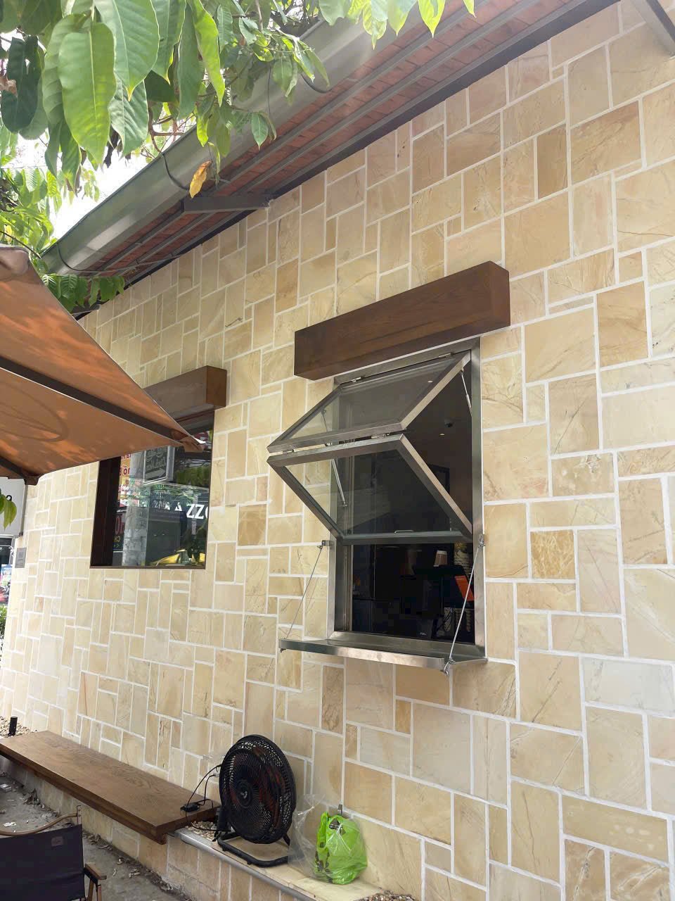 Đá Vàng Ốp Tường Quy Cách: Nét Sang Trọng và Đẳng Cấp Cho Không Gian Hiện Đại - Daisan Store