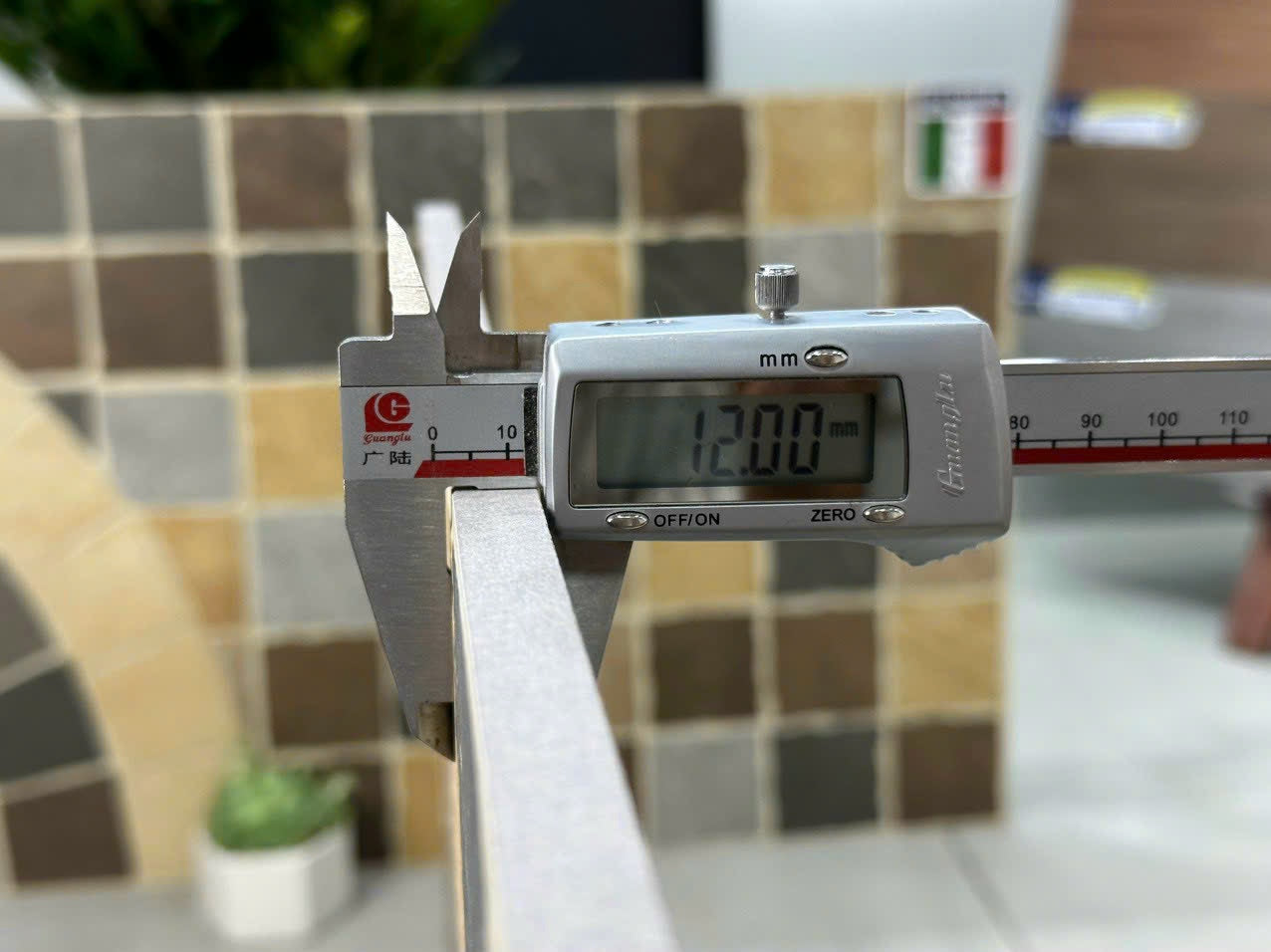 Gạch ốp lát Apodio PA12367002 (dày 12mm)