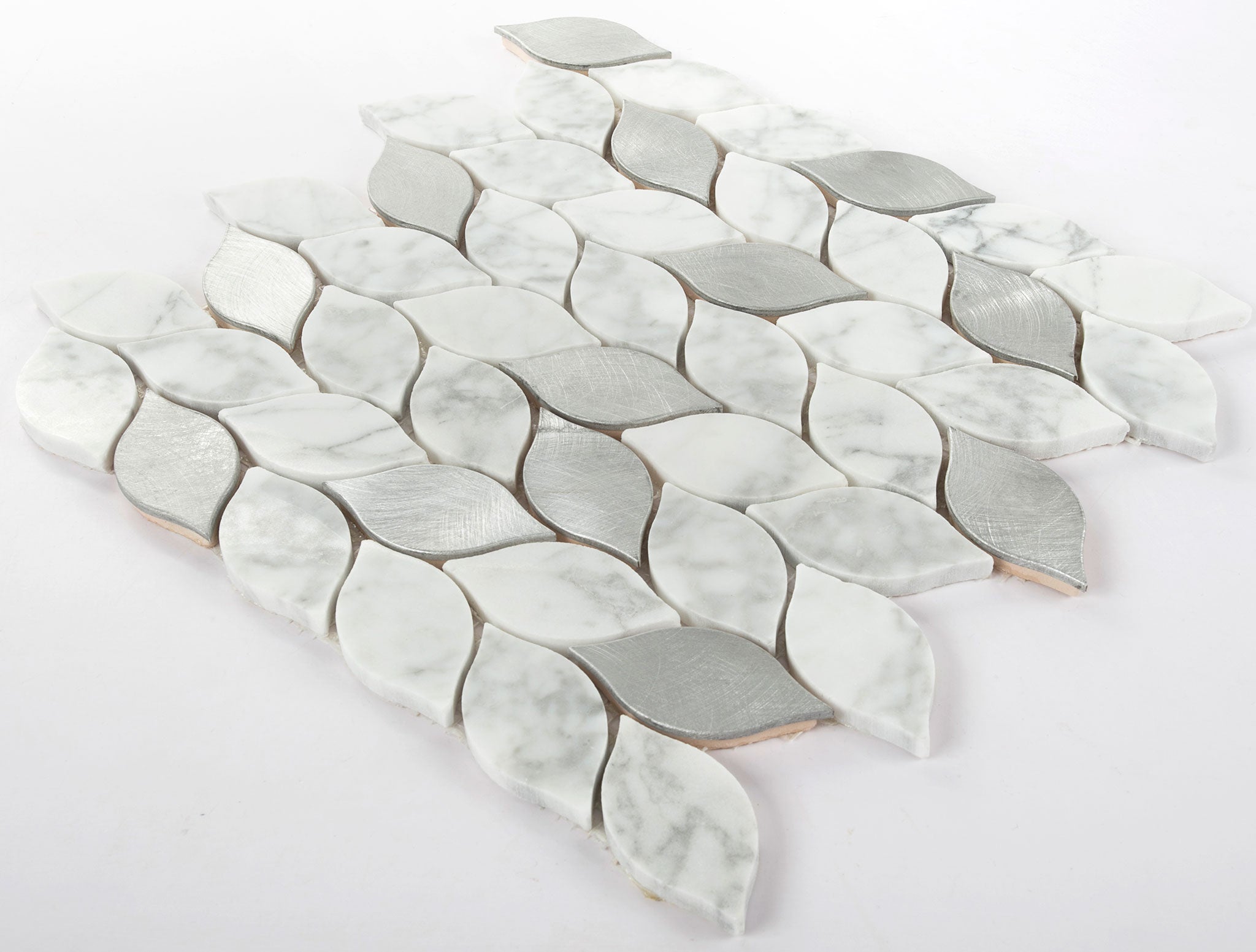 Gạch khảm trang trí tường đá trắng tinh tế, kiểu đá cẩm thạch, lá nhỏ, pha trộn kim loại, bán buôn Trung Quốc - Daisan Store