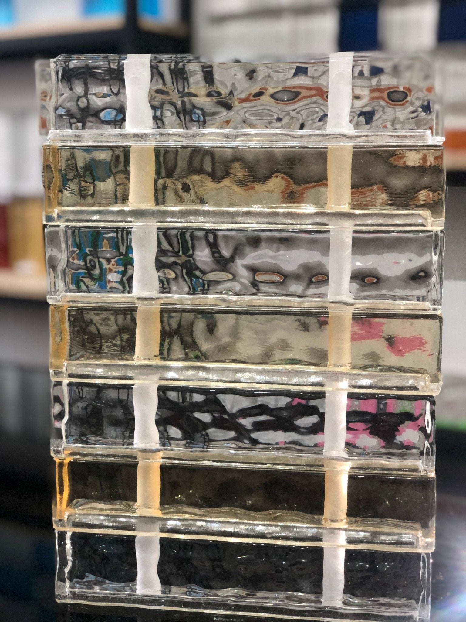 GẠCH KÍNH KHỐI ĐẶC LỖ G4 - Daisan Store