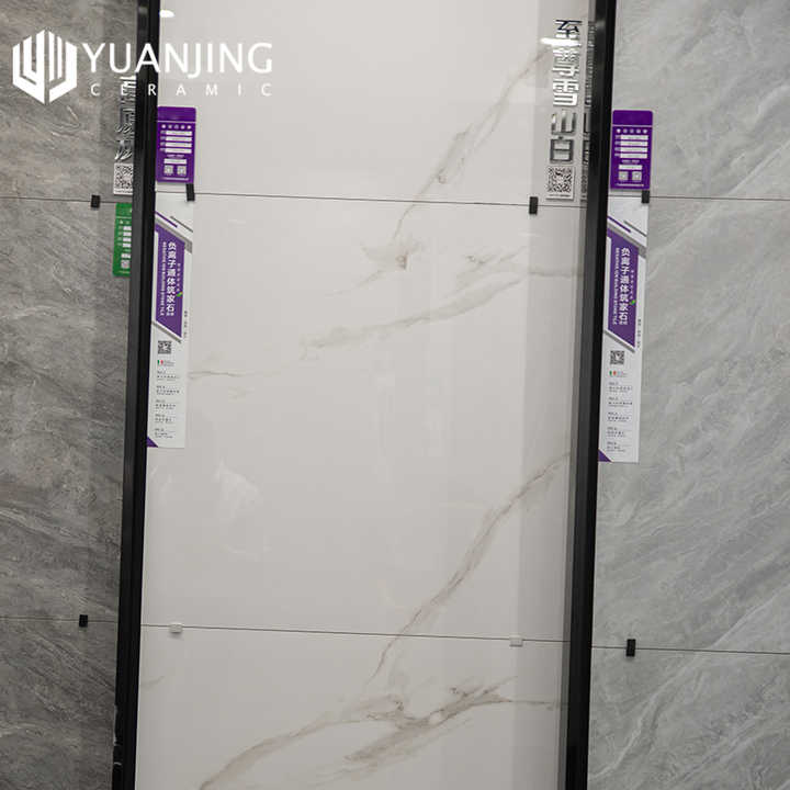 Gạch lát nền giả đá cẩm thạch khổ lớn 800x800mm màu trắng chống trơn phổ biến, xuất xứ từ xưởng gạch Foshan - Daisan Store