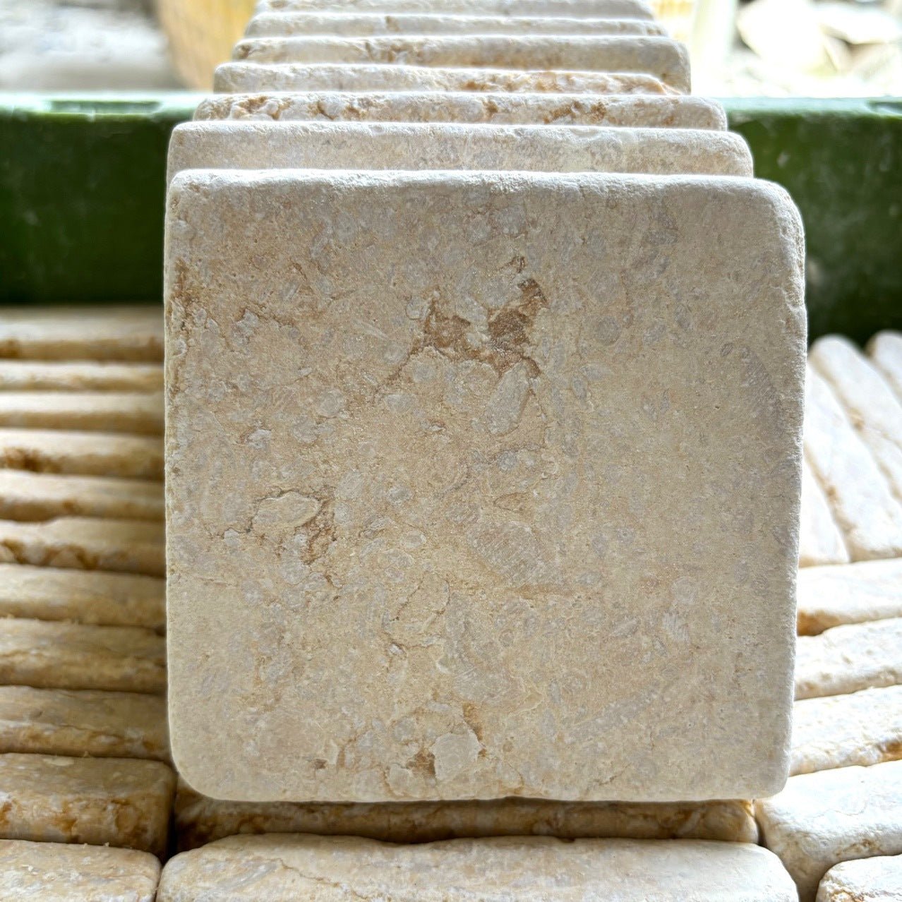 Gạch lát sân vườn đá cẩm thạch vàng kiểu Pháp - Daisan Store