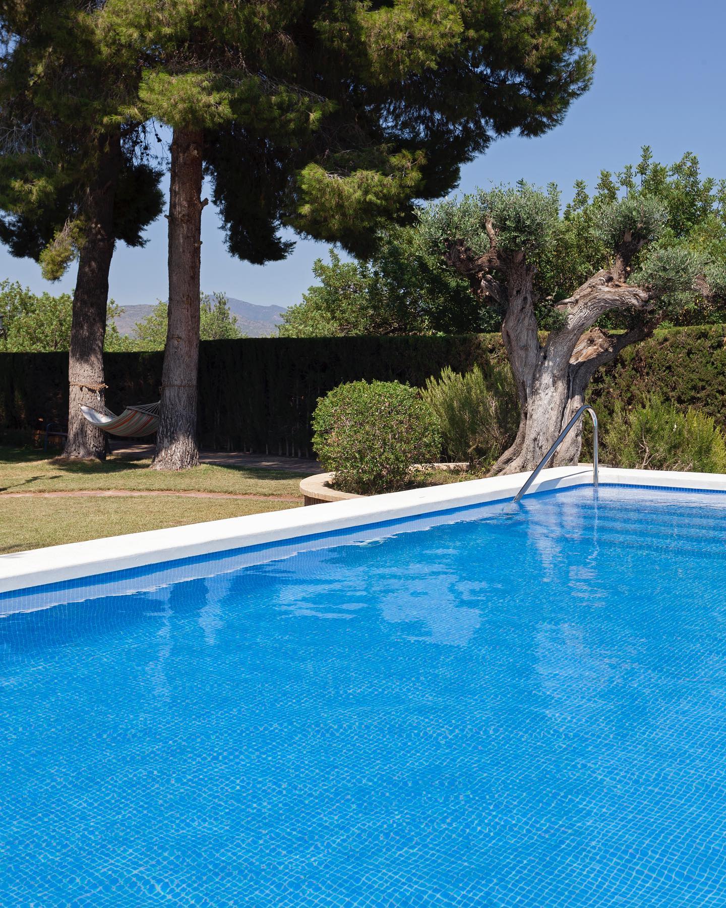 Gạch MOSAIC Hồ Bơi Gốm Sứ Hiện Đại Chống Trơn Ngoài Trời - Daisan Store