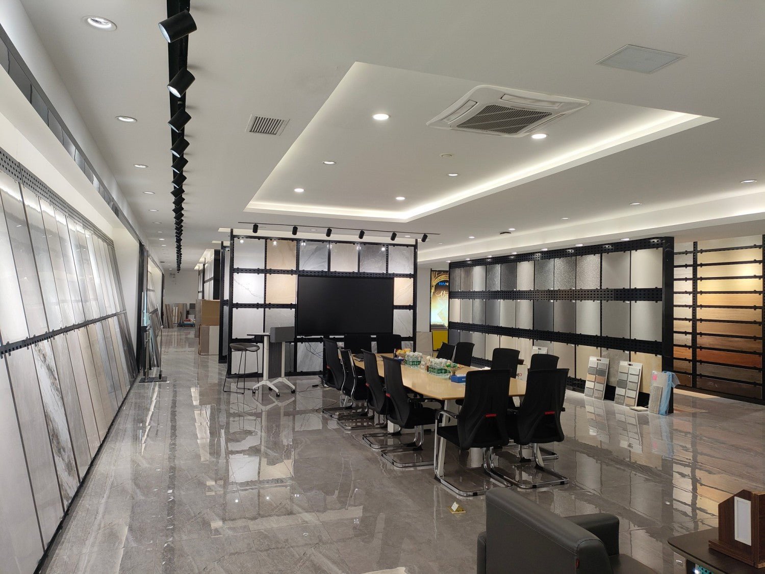 Gach Op Tuong Su Ky Thuat So Mai Bong Van Da Cam Thach - Daisan Store