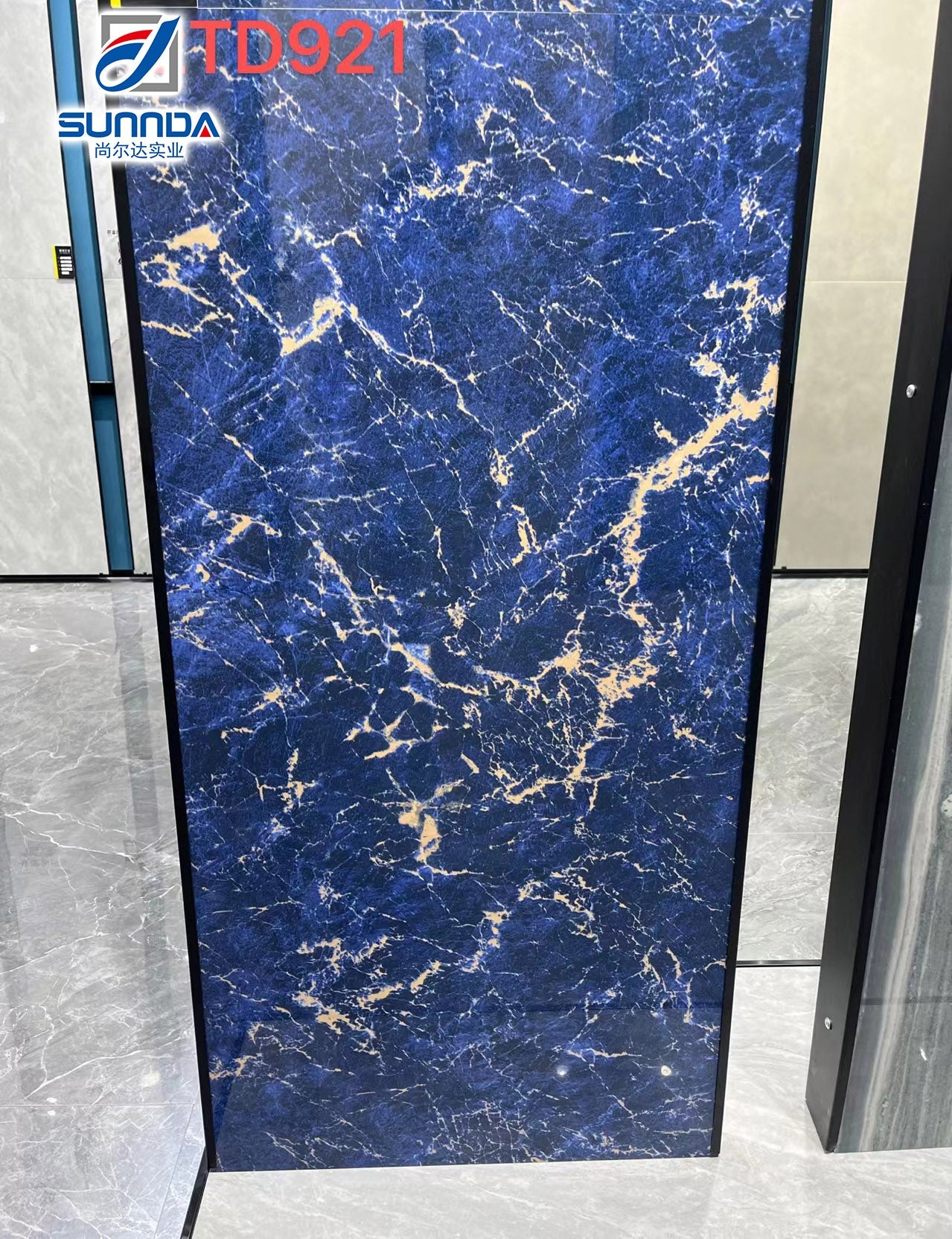 Gạch Porcelain Lát Sàn CHINA SUNNDA, Sản Xuất Tại Nhà Máy Phật Sơn, Loại Đồng Chất Vân Cẩm Thạch Cao Cấp, Bề Mặt Tráng Men Bóng Cao Đánh Bóng, Kích Thước 600x1200mm - Daisan Store