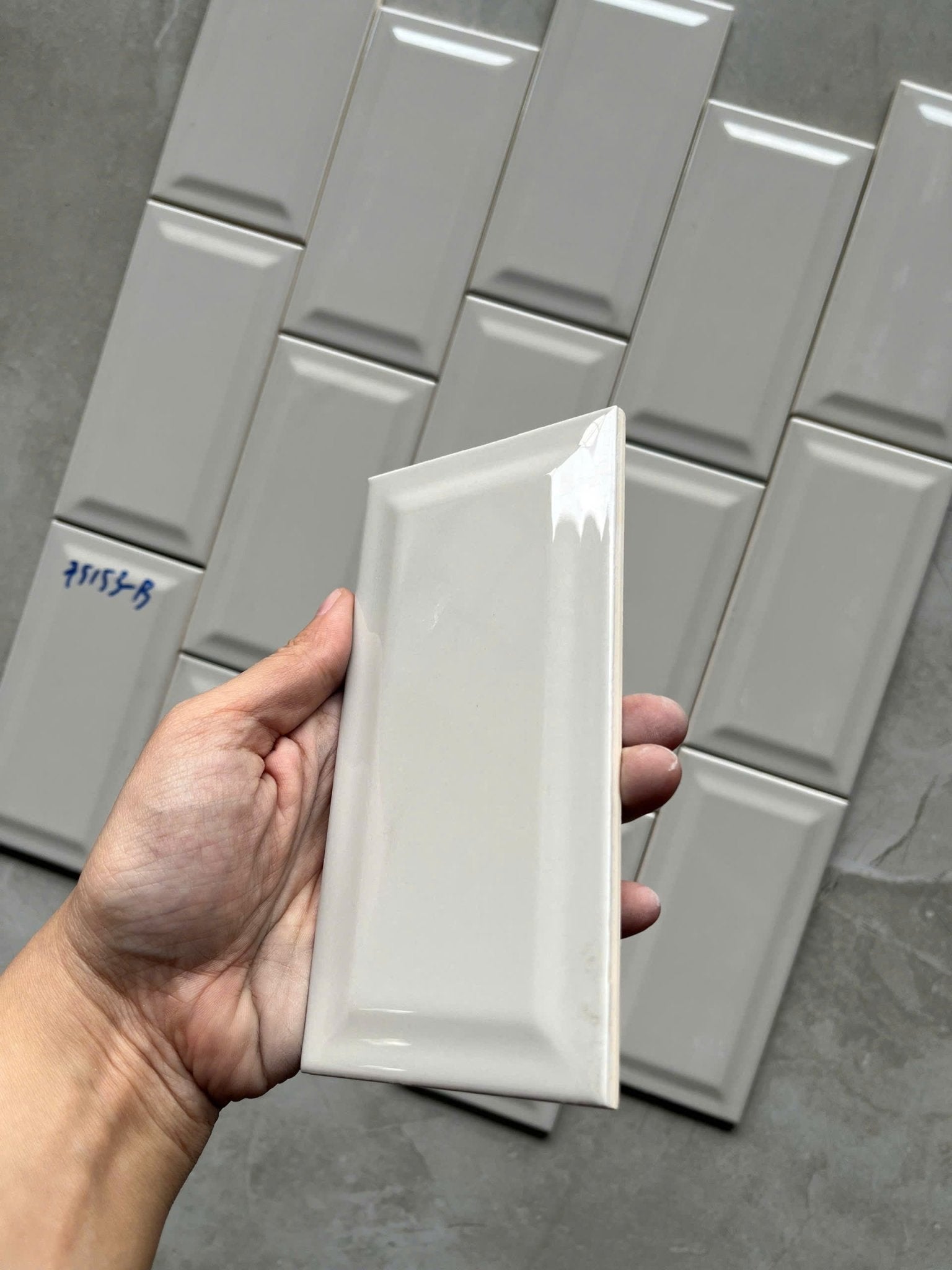 Gạch thẻ KT 75x150mm xám ấm bóng vát STA75153 - B - Daisan Store