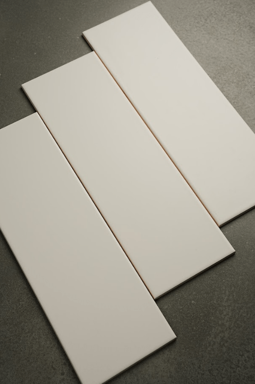 Gạch thẻ trang trí trắng mờ phẳng 150x450mm STA15456 - Daisan Store