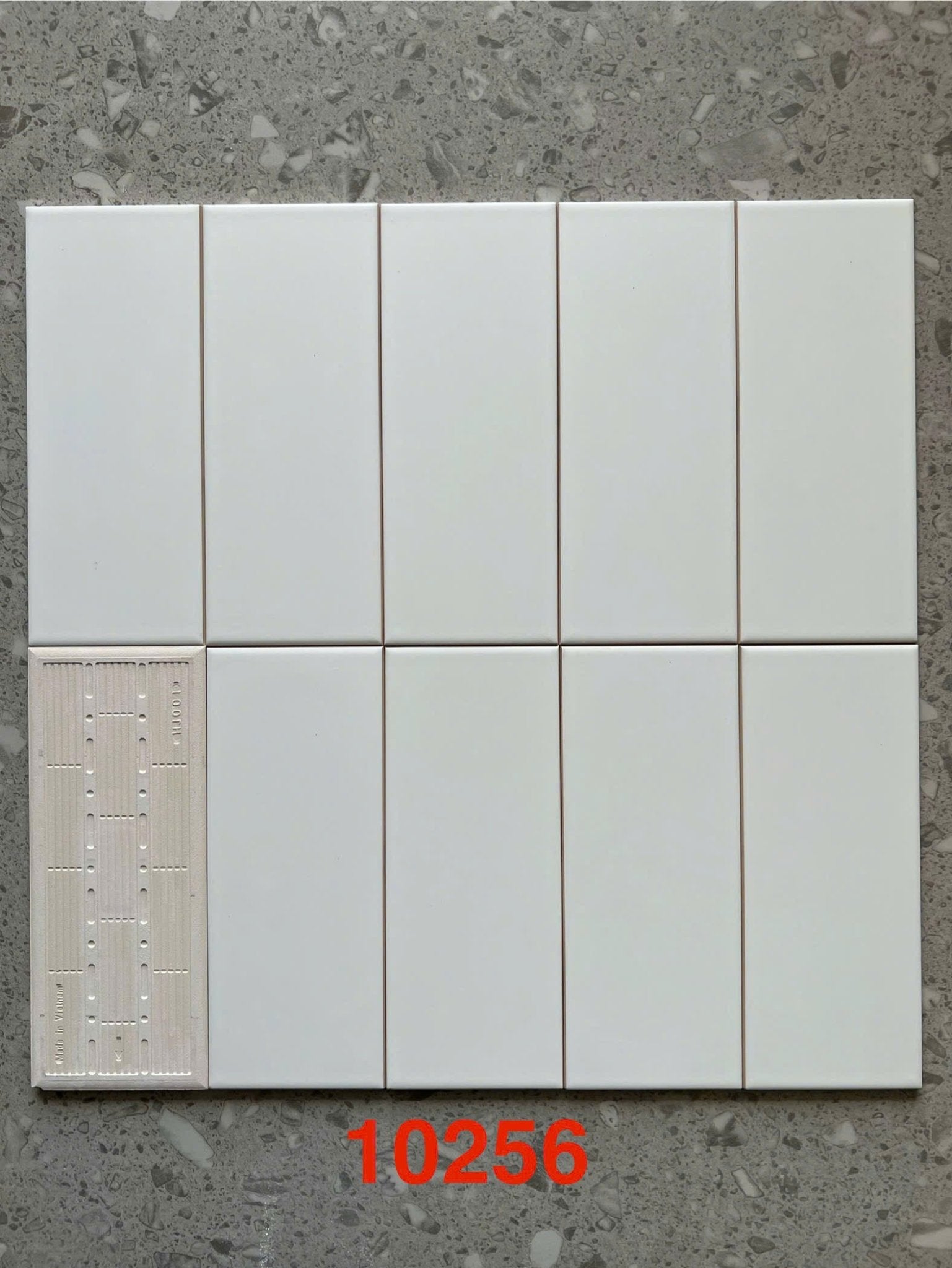 Gạch thẻ Việt Nam KT 100x250mm trắng mờ loại 1 mã STA10256 - Daisan Store