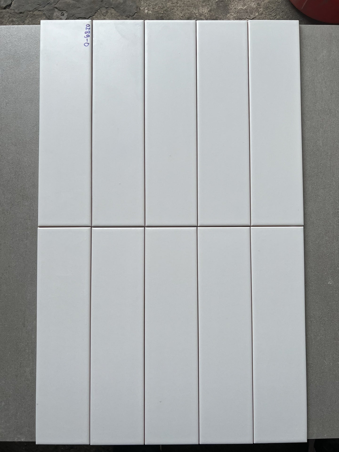 Gạch thẻ Việt Nam KT 75*300 mờ xám nhạt loại 1 mã 0289 - 0 - Daisan Store