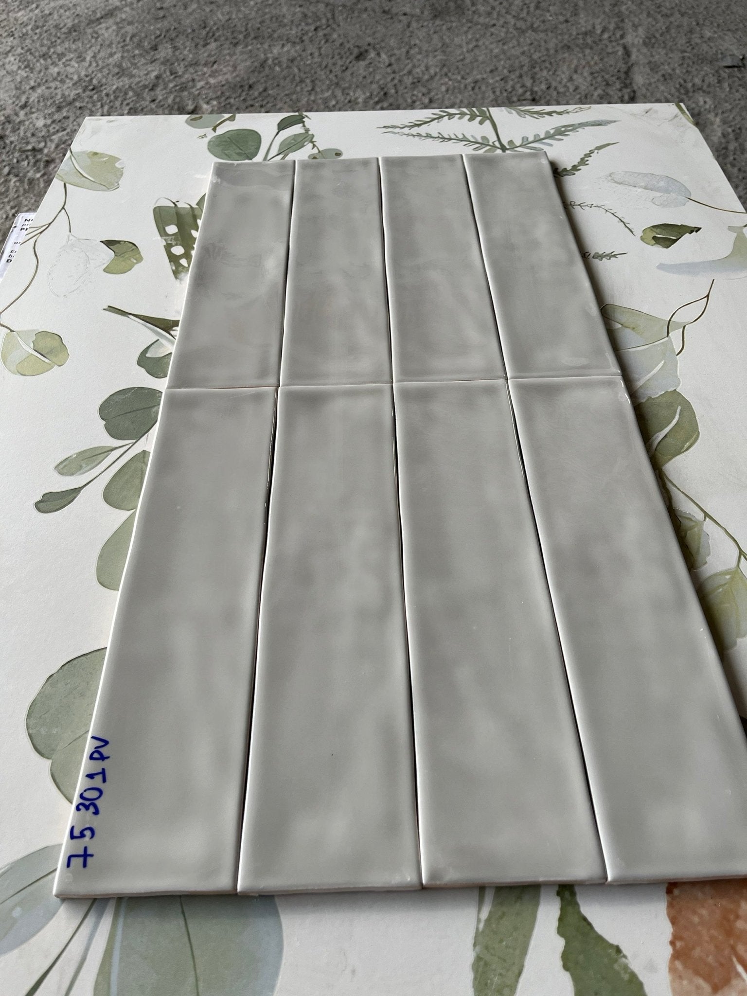 Gạch thẻ Việt Nam KT 75x300 xám bóng lượn loại 1 mã STA75301PV - Daisan Store