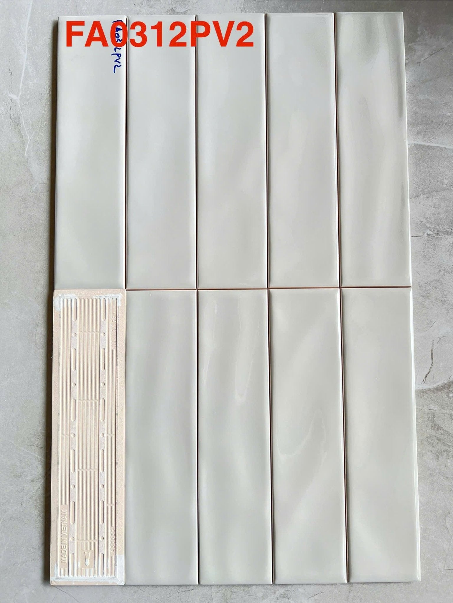 Gạch thẻ Việt Nam KT 75x300mm xám bóng lượn loại 1 mã FA0312PV2 - Daisan Store