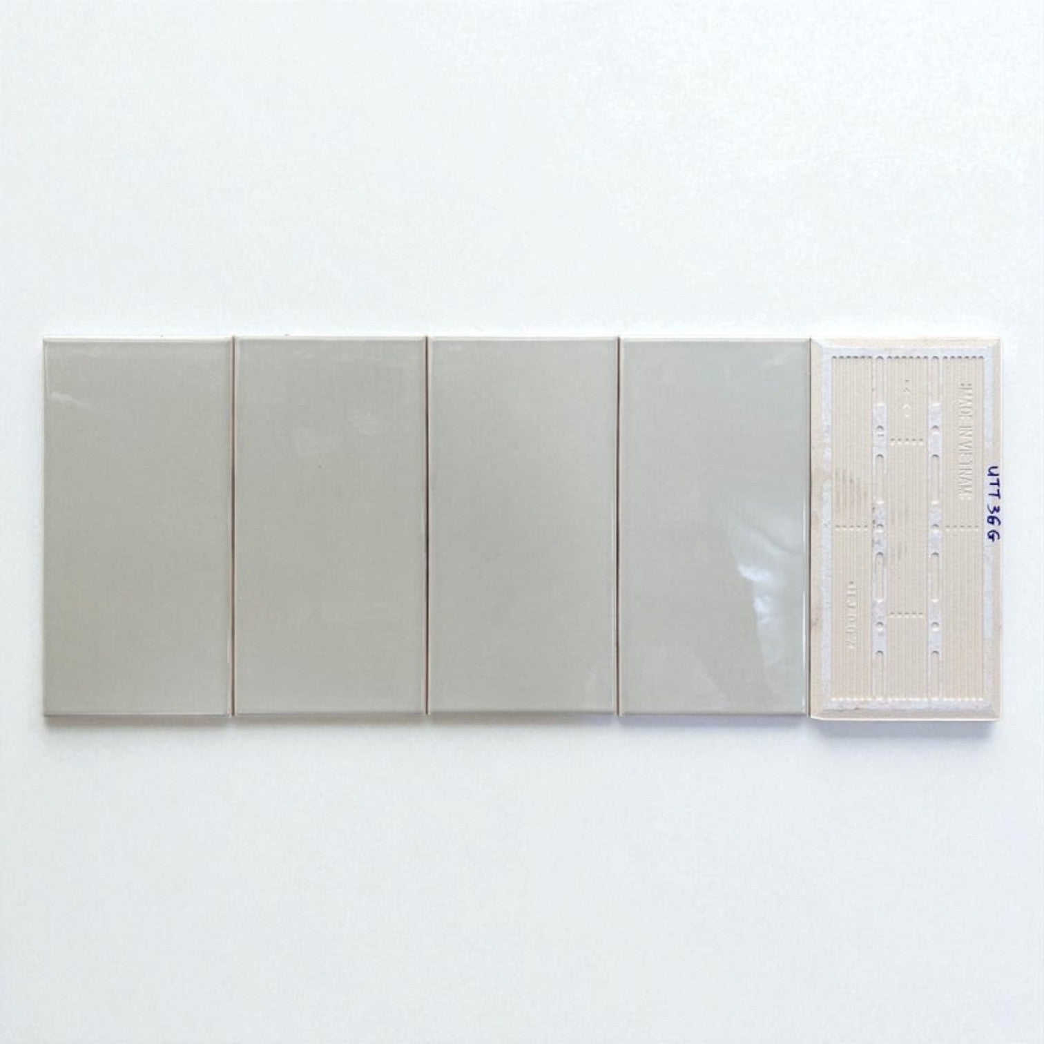 Gạch thẻ Việt Nam xám bóng phẳng KT 75x150mm loại 1 mã FA0306P - Daisan Store