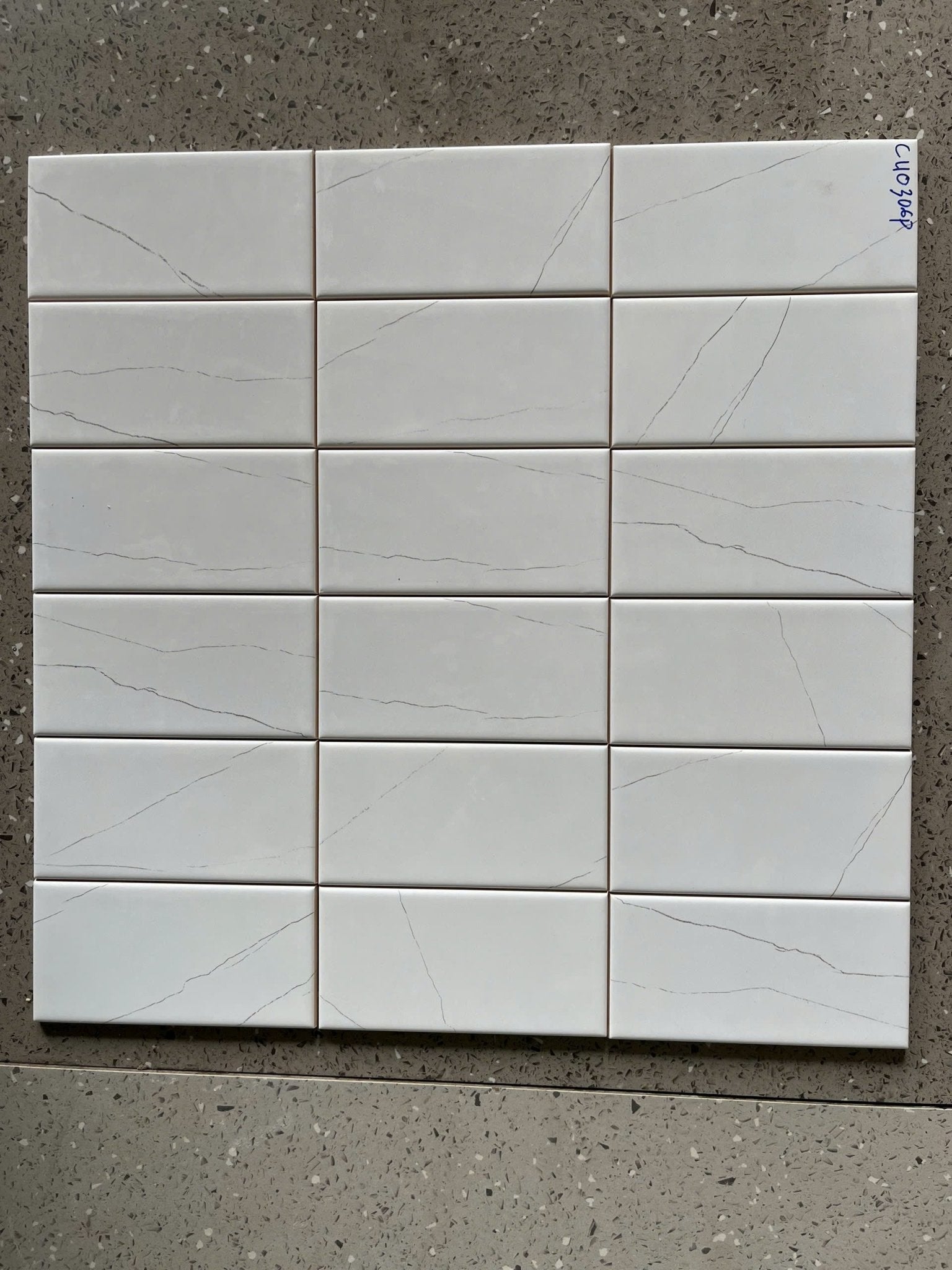 Gạch thẻ VN KT 75x150mm trắng vân tia bóng phẳng mã CU0306P - Daisan Store