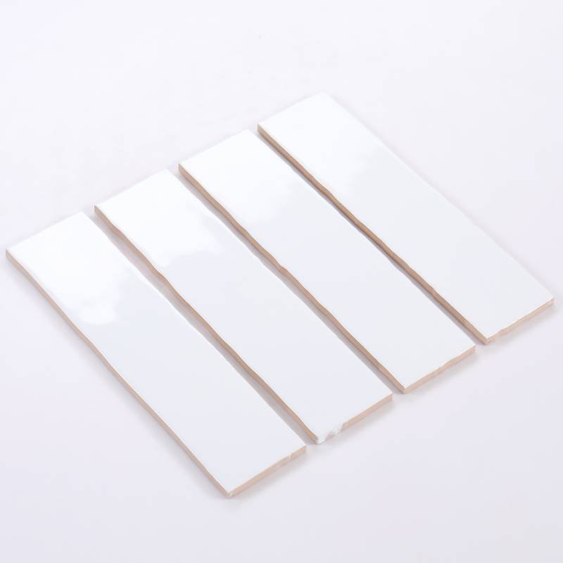 Gạch thẻ VN trắng bóng lượn mặt 75x300 SHM75300 - Daisan Store