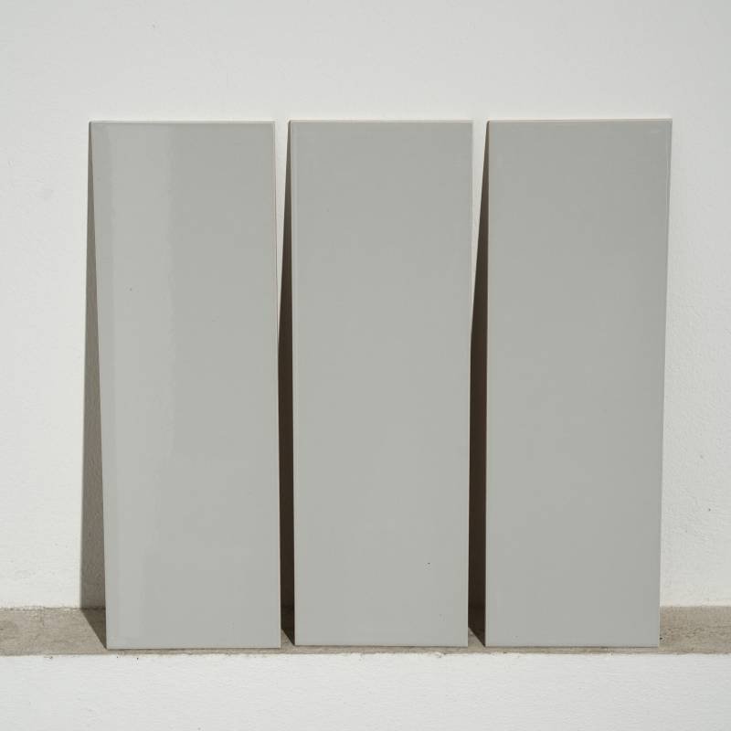 Gạch thẻ xám bóng phẳng 150x450mm GR0618P - Daisan Store