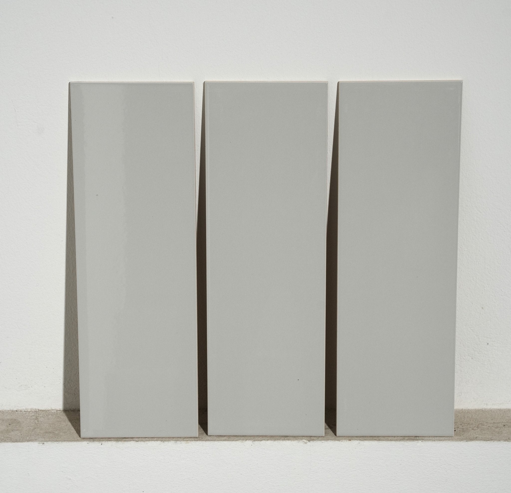 Gạch thẻ xám lạnh bóng phẳng KT 150x450x16mm GR0618P - Daisan Store