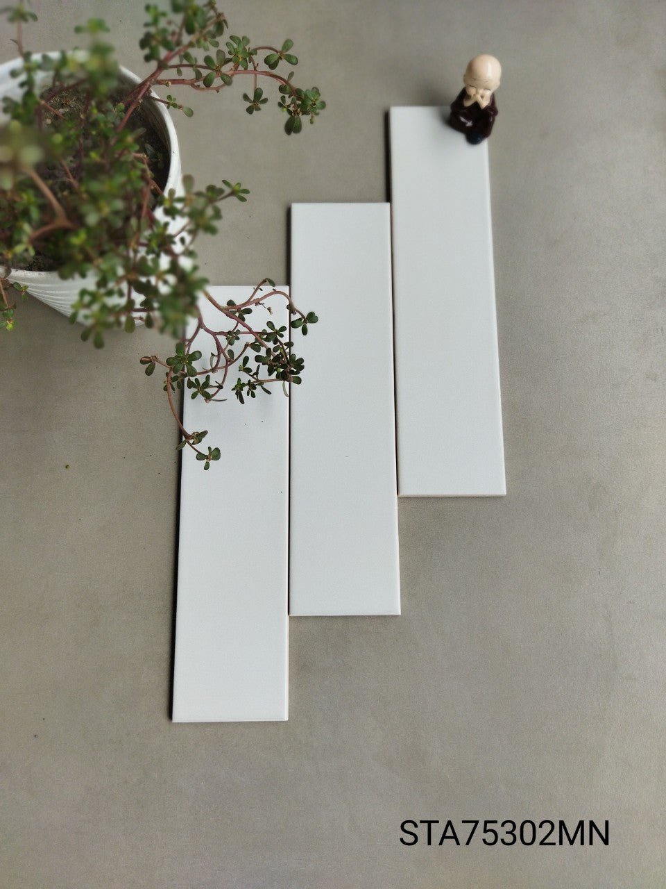 Gạch thẻ xám nhạt mờ phẳng 75x300mm mã STA75302MN_SA - Daisan Store