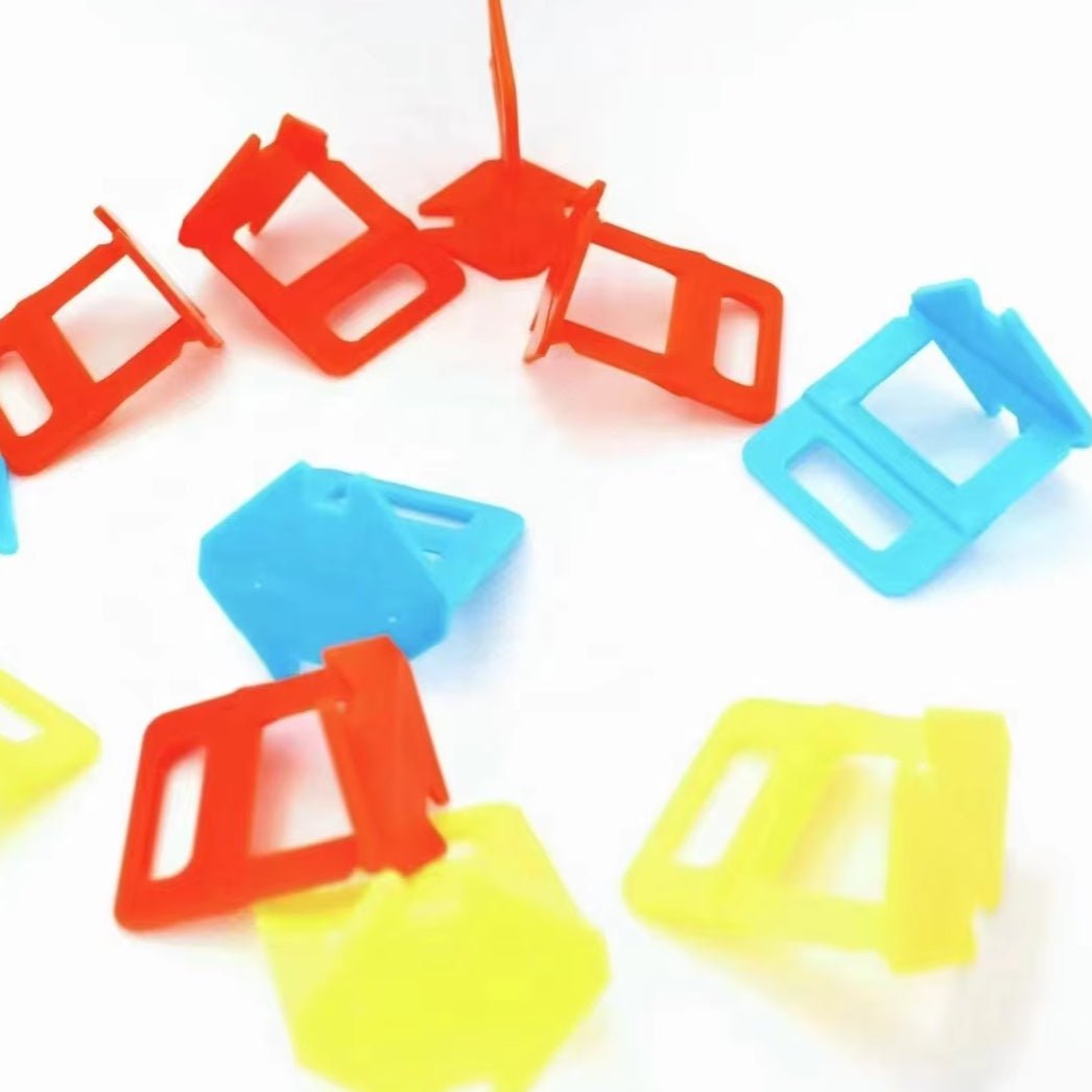 Khóa Nâng Bằng Nhựa Dễ Sử Dụng và Sặc Sỡ - Daisan Store