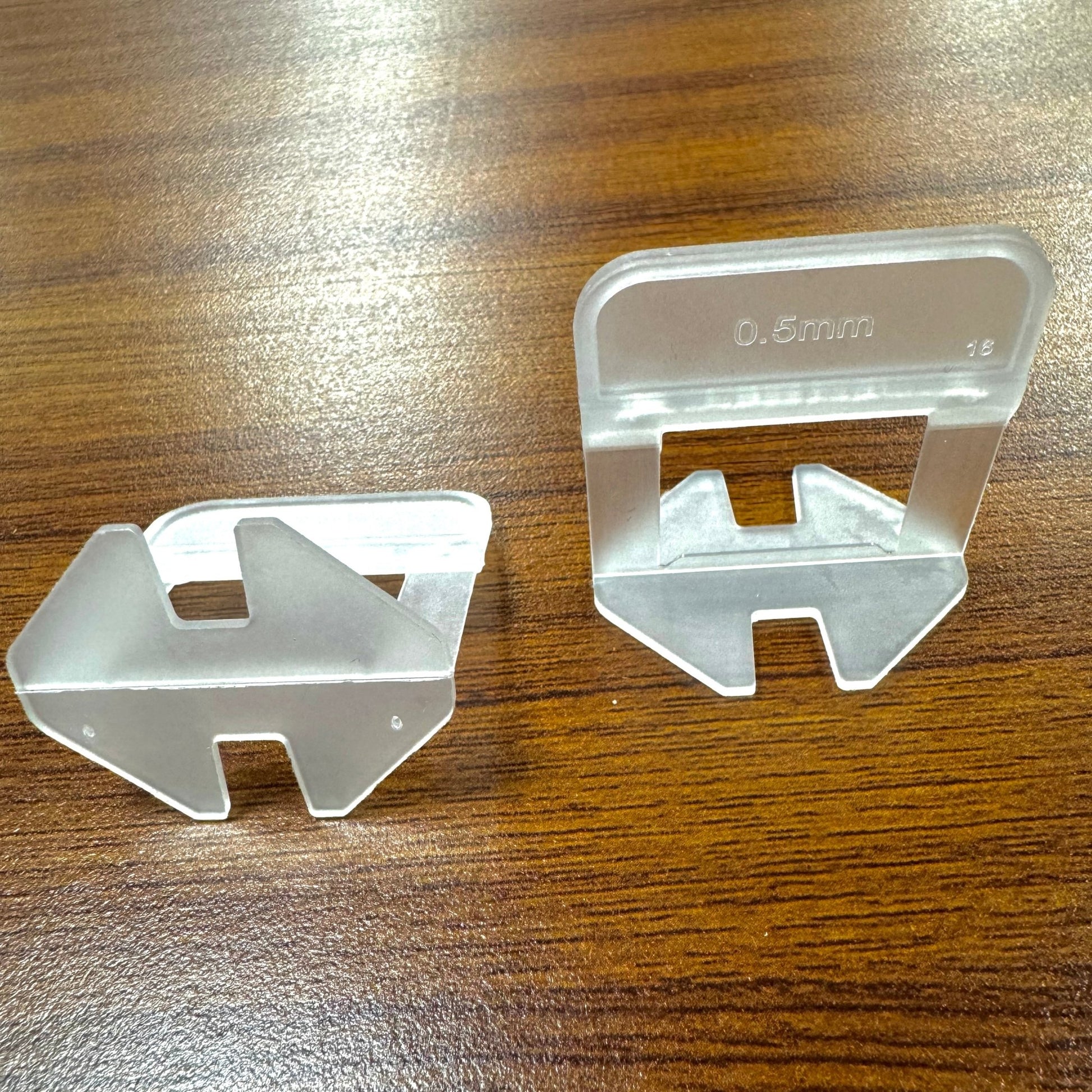 Khóa Nâng Bằng Phẳng Gạch Nhựa - Daisan Store