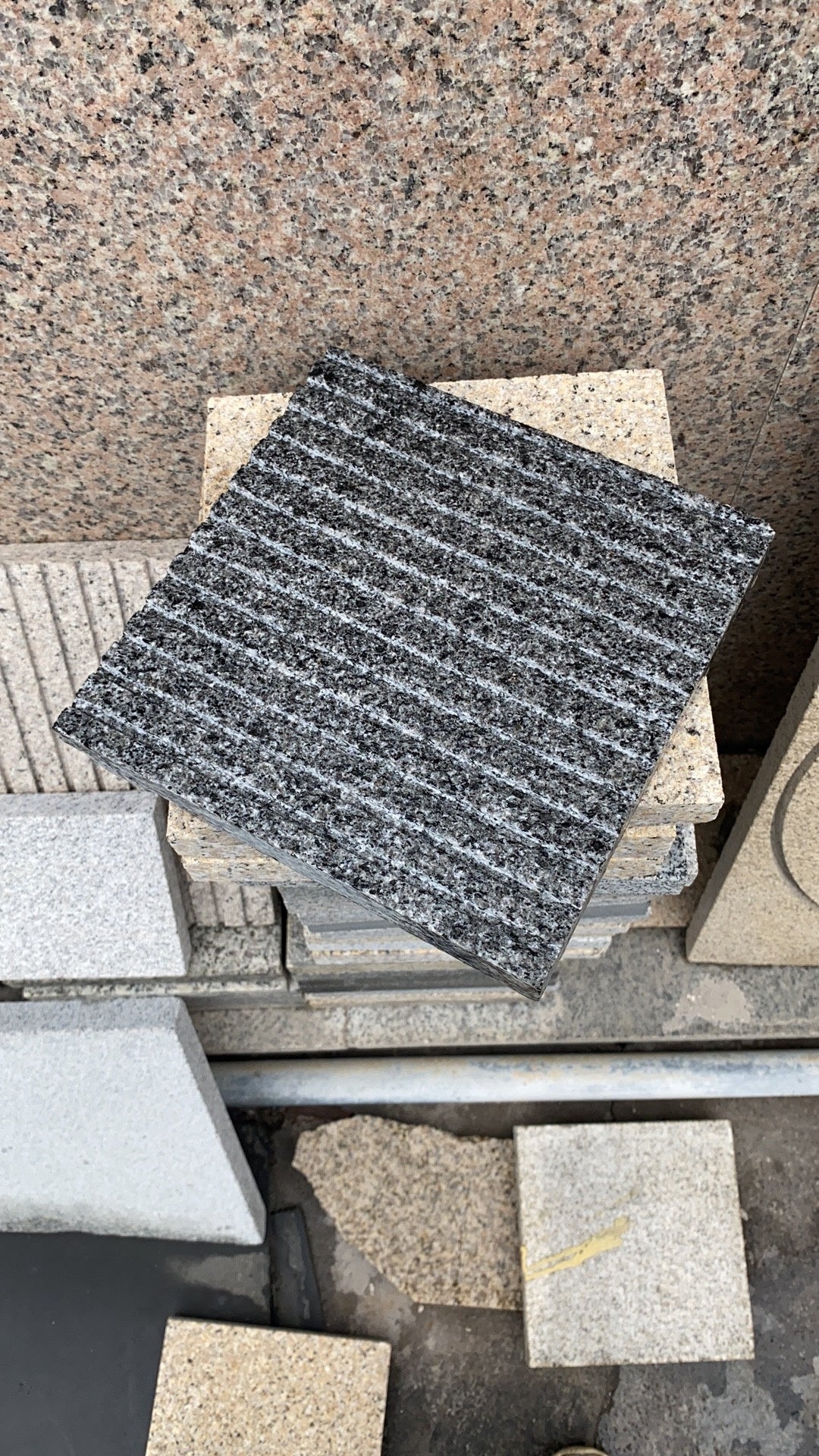 Mặt bàn đá granite xám đậm tùy chỉnh - Daisan Store