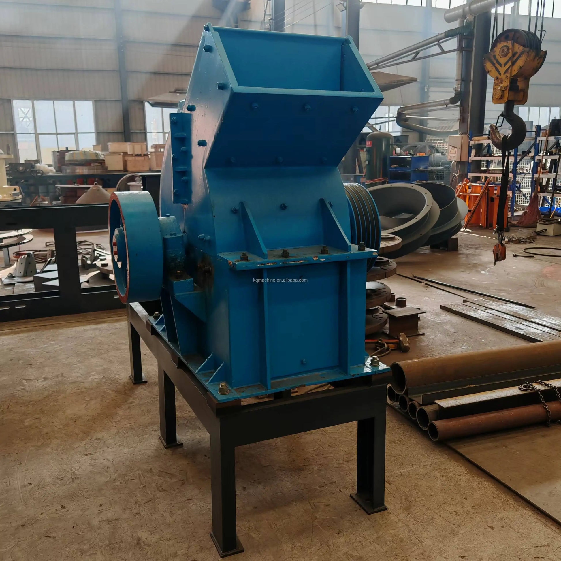 Máy Nghiền Búa Mini KQ 10 Tấn Giờ Nghiền Đá Bê Tông Đa Năng - Daisan Store