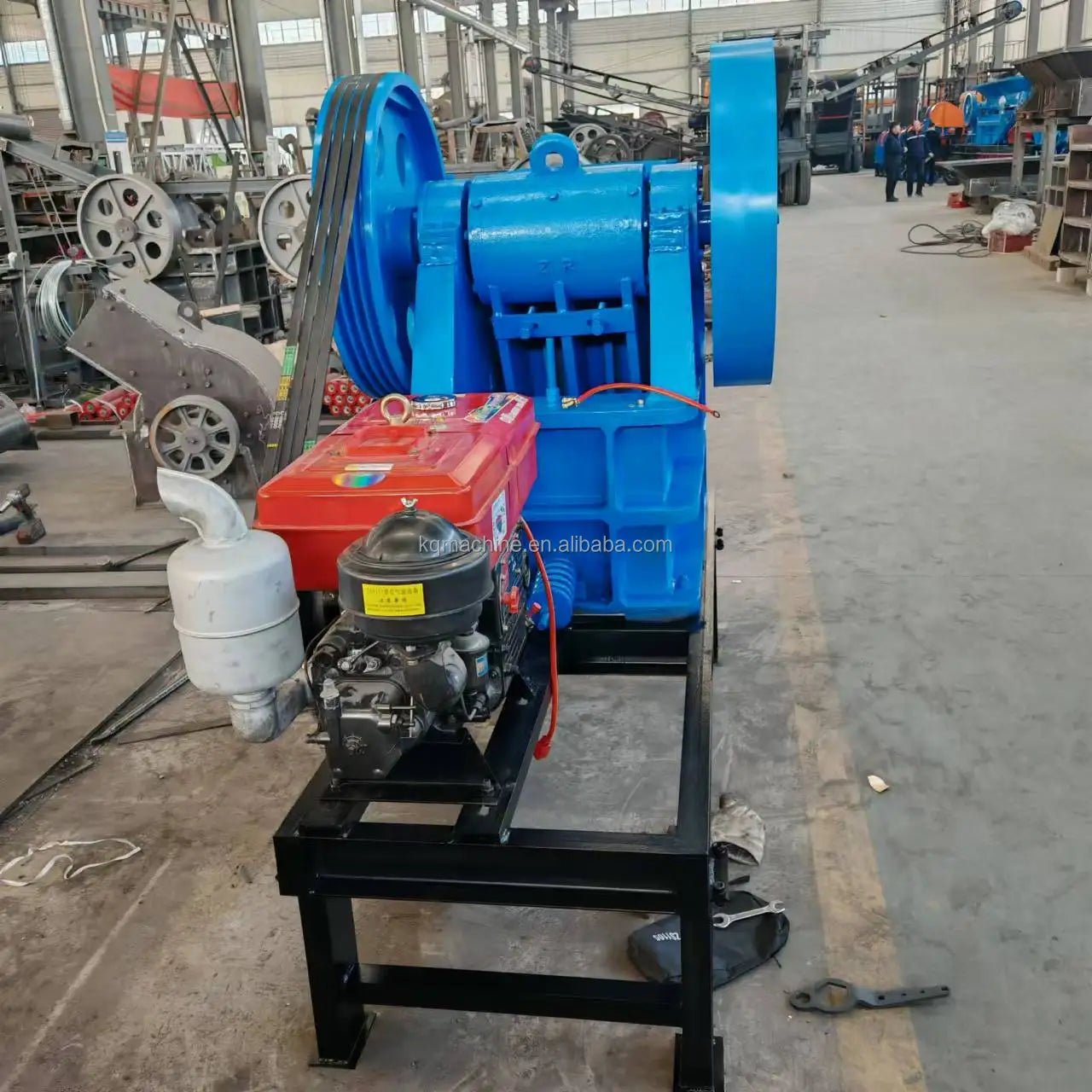 May Nghien Da Di Dong Mini Voi Dong Co Diesel Cong Suat - Daisan Store