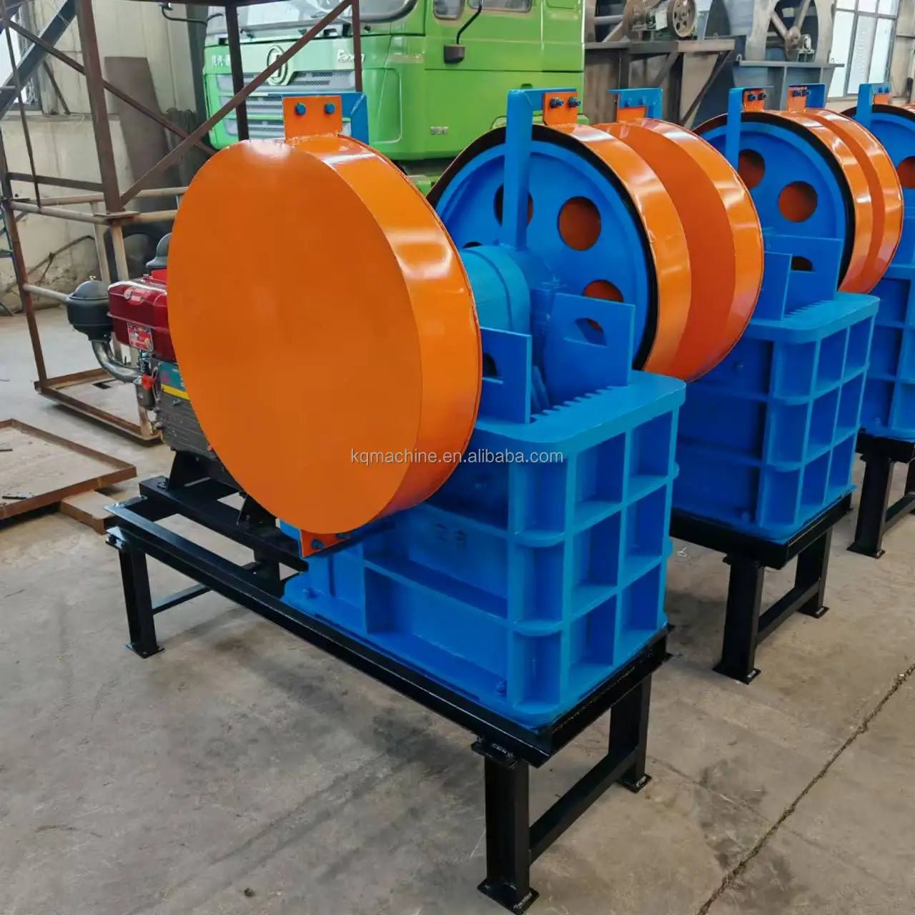 May Nghien Da Di Dong Mini Voi Dong Co Diesel Cong Suat - Daisan Store