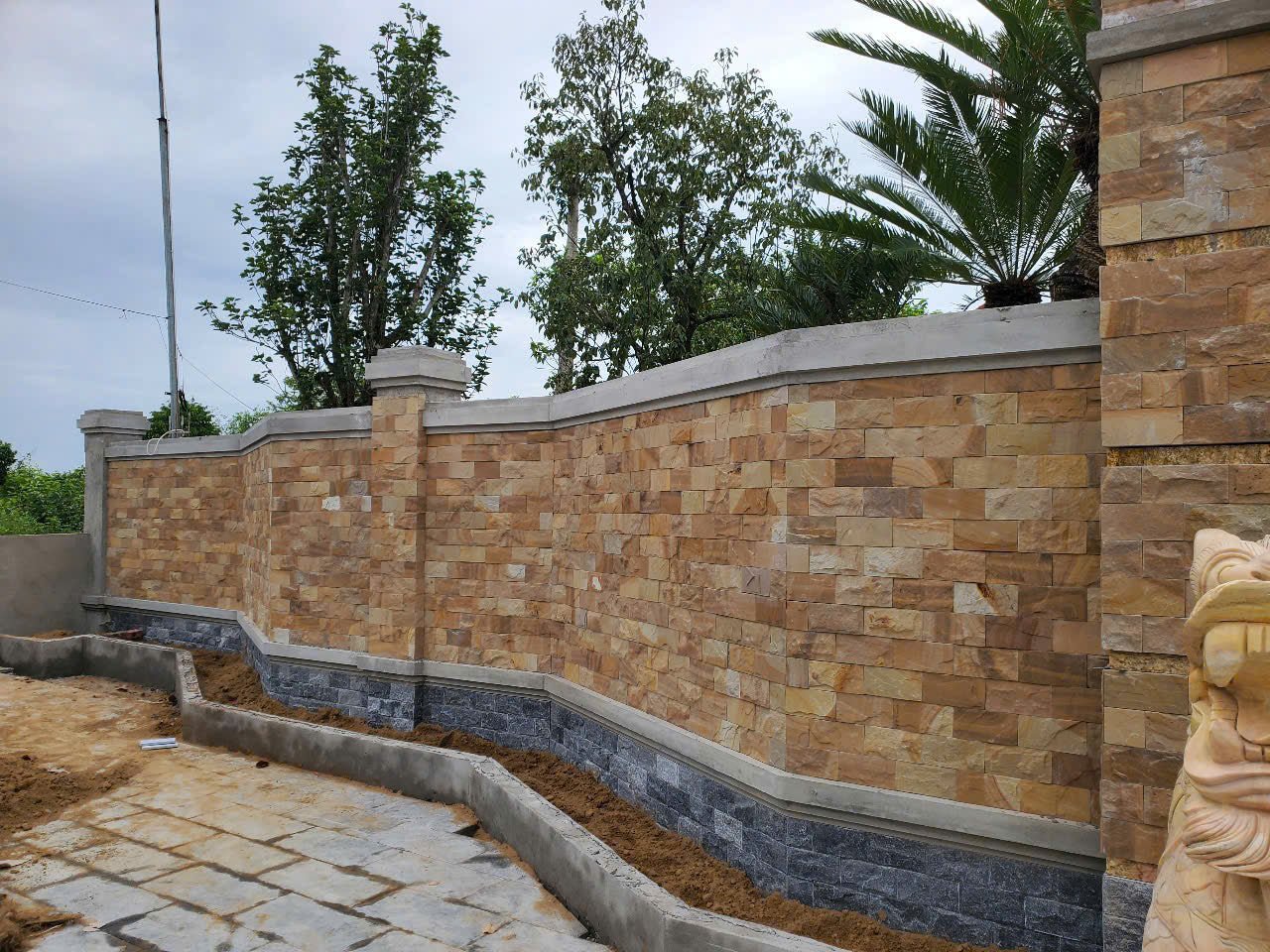 Ốp Đá Vàng Sa Mạc Cổ Điển - Daisan Store