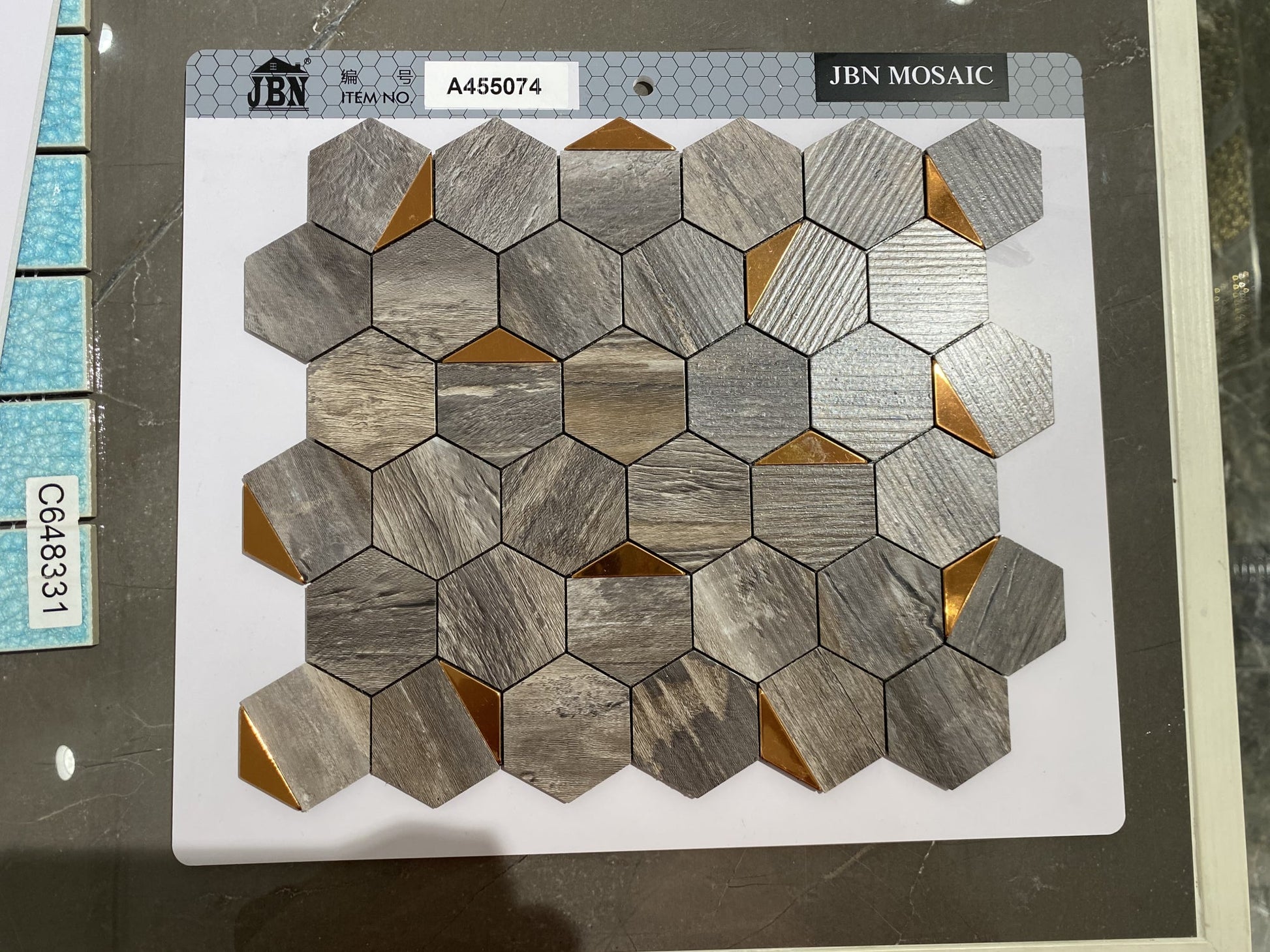 Ốp lát PVC khảm trắng hiện đại, dễ lắp đặt, keo dính acrylic 3M - Daisan Store