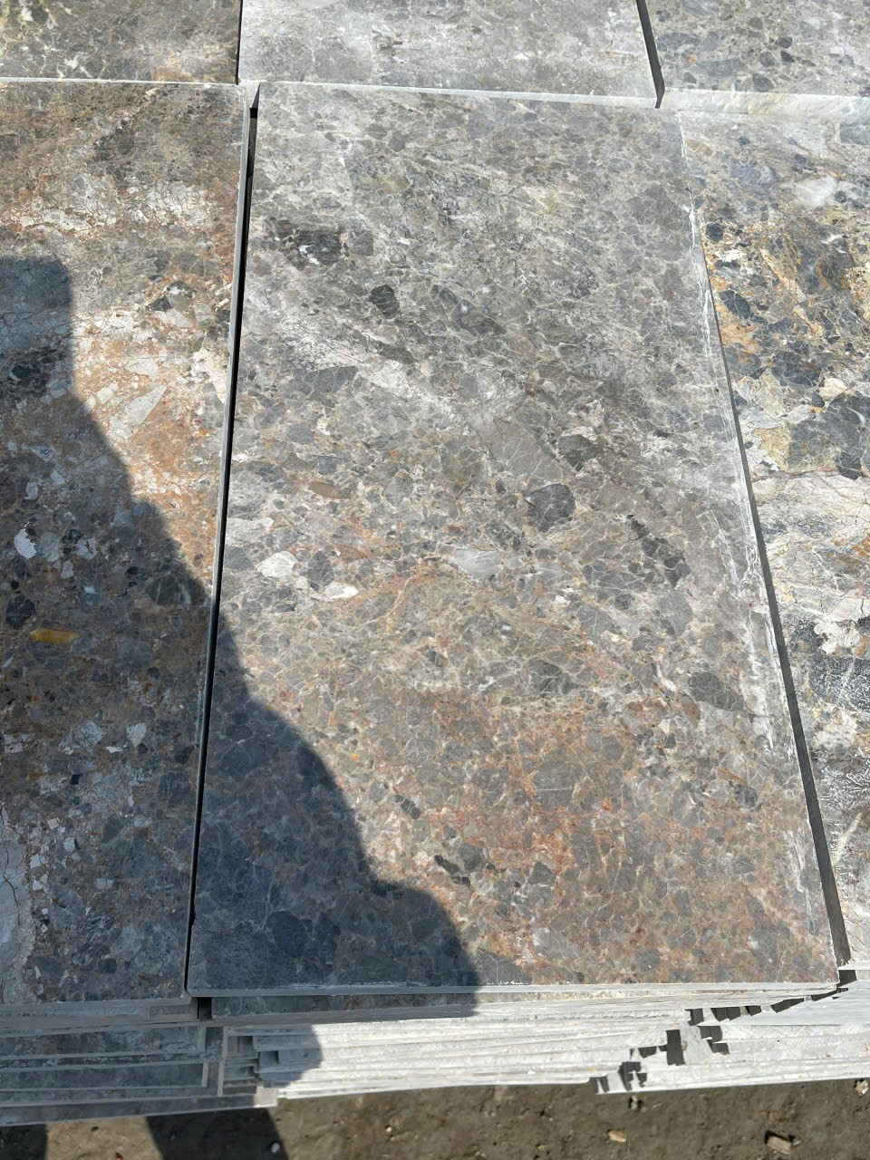 Đá mài bóng vàng bông 30x60x1,8