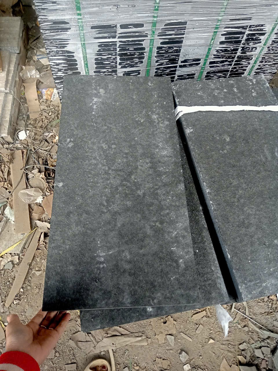 Đá bazan đen khò 30x60x1,8