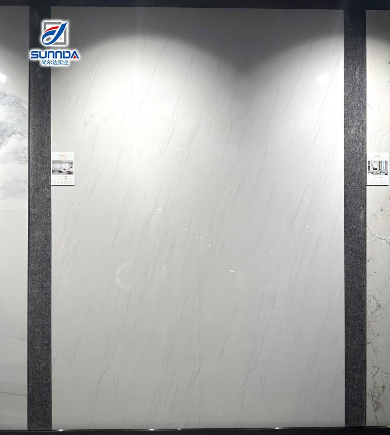 Phiến đá nung kết sứ vân cẩm thạch khổ lớn dùng ốp tường và lát sàn cho phòng khách hiện đại sang trọng từ nhà máy Trung Quốc. - Daisan Store