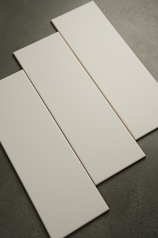 Gạch thẻ trang trí trắng mờ phẳng 150x450mm STA15456
