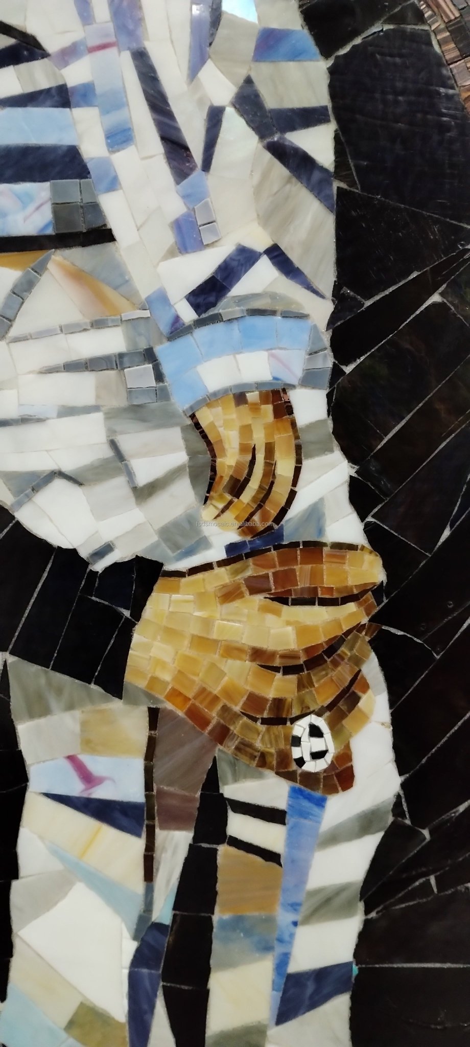 Tranh khảm kính cắt tay họa tiết người trên tường nội thất tùy chỉnh - Daisan Store