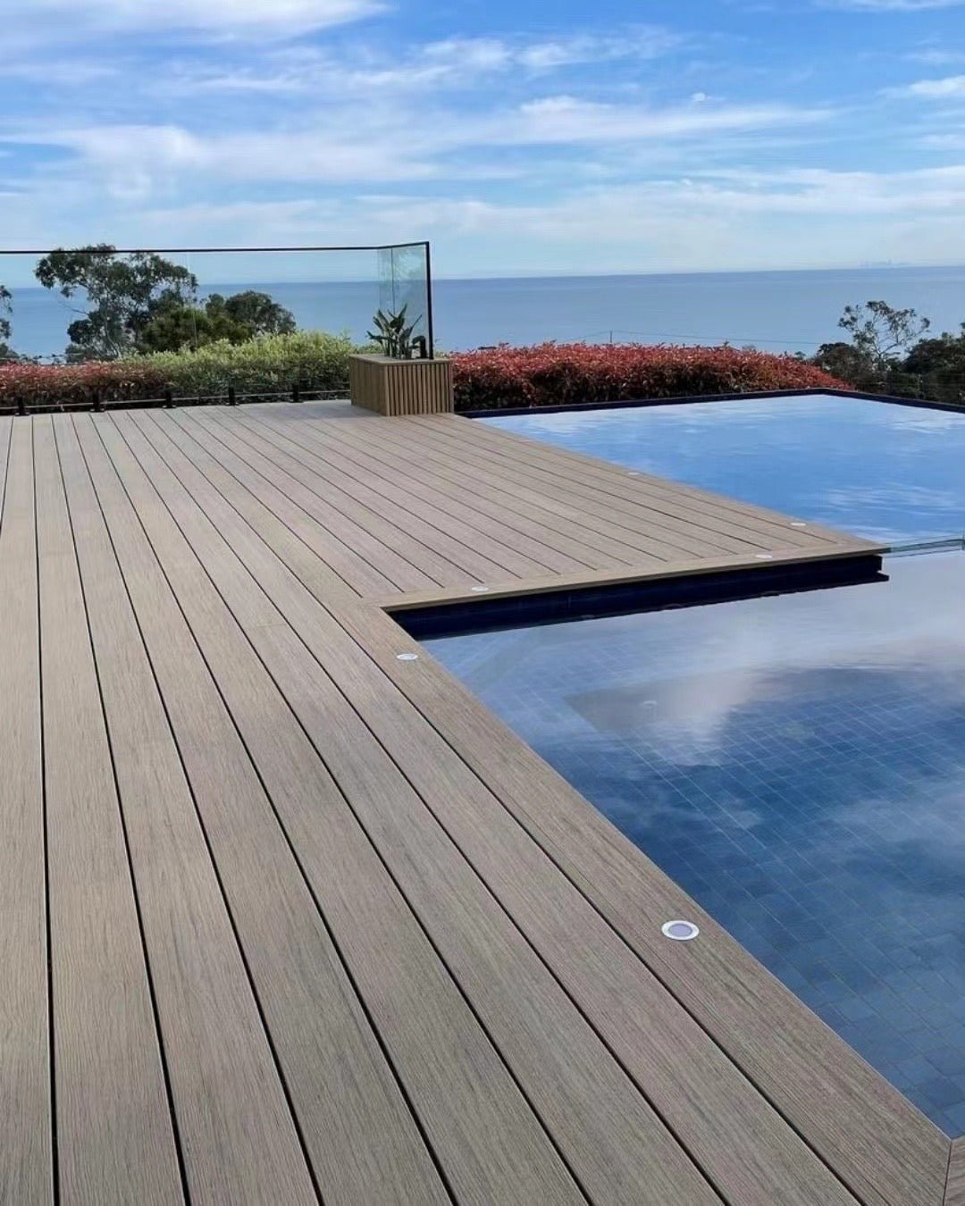 Ván lát sàn gỗ nhựa ngoài trời chống trơn, chống thấm, màu sô cô la gỗ tếch hiện đại - Daisan Store