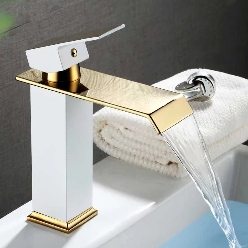 Vòi Lavabo Thác Nước Vàng Đen - Chậu Nóng Lạnh - Daisan Store